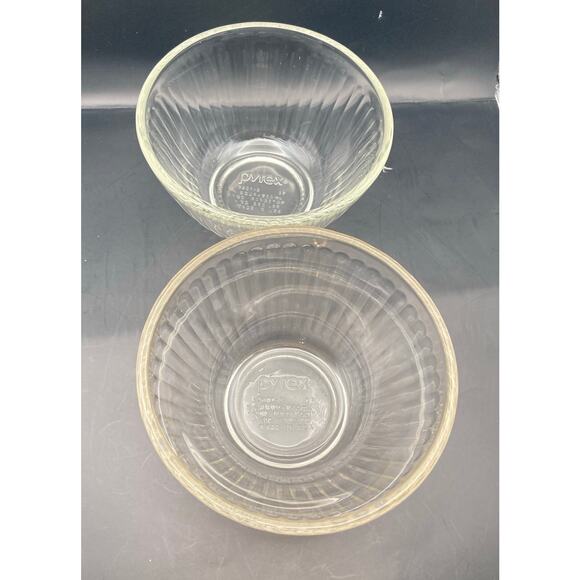 Pyrex Ribbed Three Cup Glass Clear Mixing Bowls (2) 7401-S MADE IN USA - Picture 5 of 9